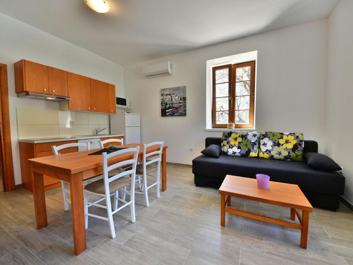 Apartment Val-2 By Interhome Свети Юрай Екстериор снимка